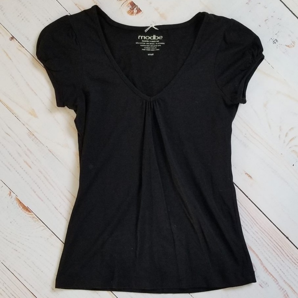 Boutique Modbe Black Soft V-Neck Tee